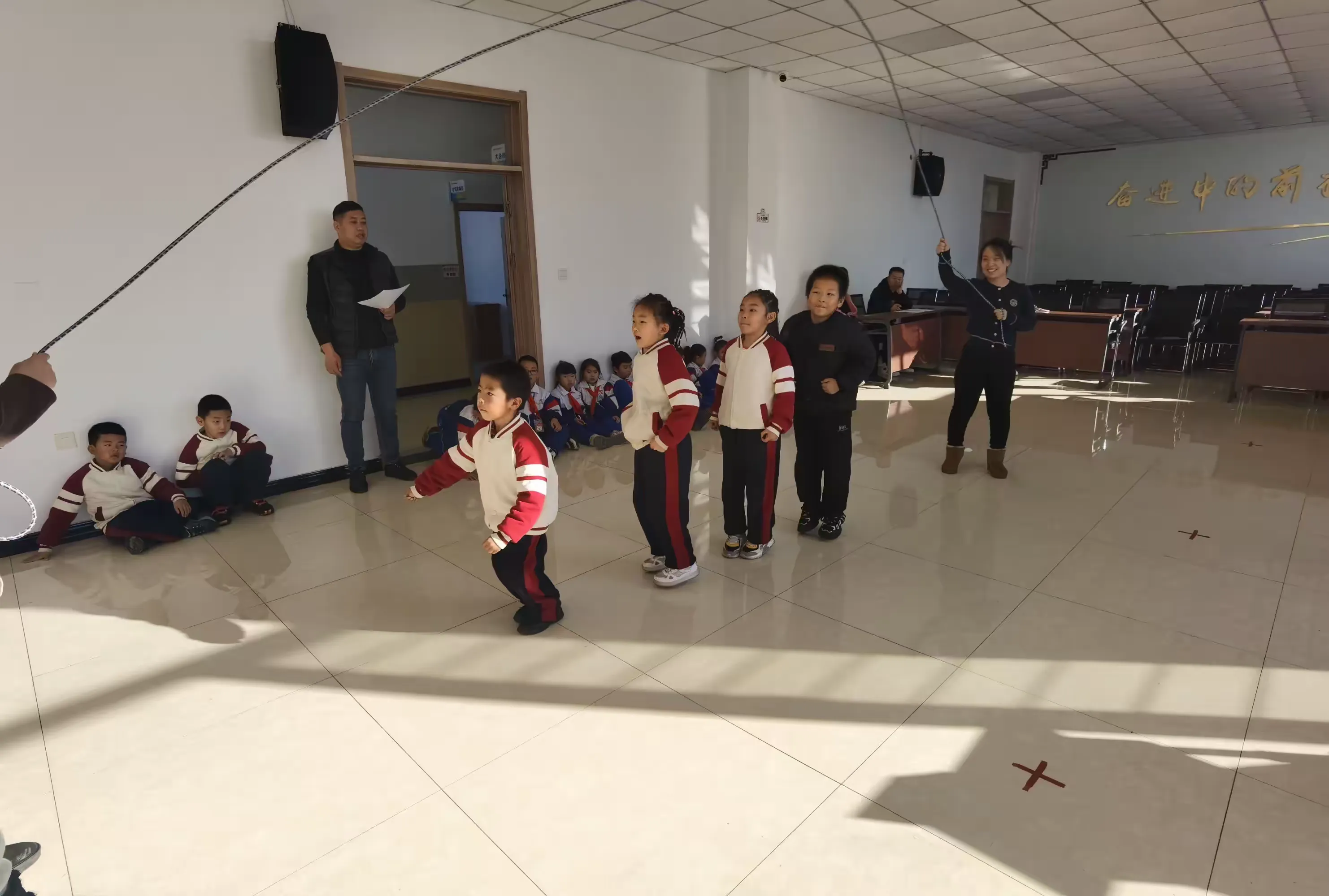 大型趣味空中跳绳比赛，运动与娱乐的完美融合的简单介绍