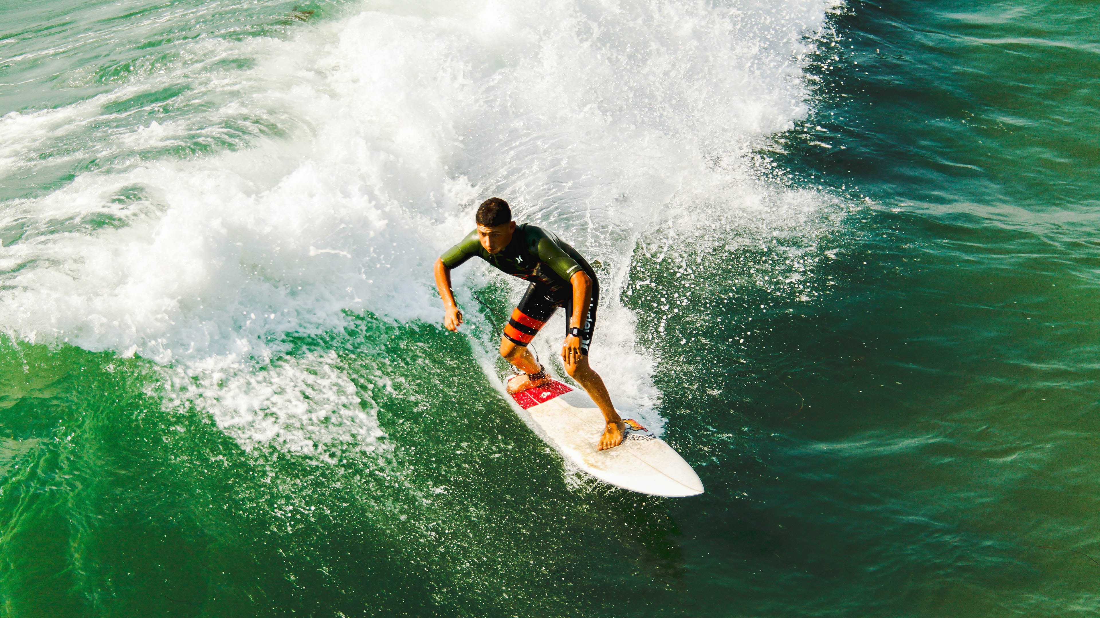 开云真人-“英超赛场：倒数第二轮比赛惊心动魄”，英超倒数第三有附加赛