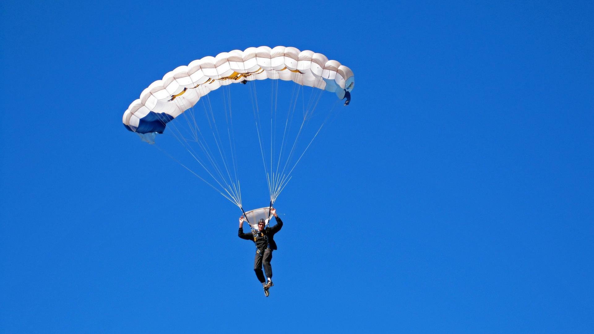 开云综合服务-史上最年轻的“冠军射手”亮相,未来走向巅峰,最年轻的世界冠军是谁